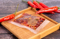 自動(dòng)醬包裝機(jī)具有省時(shí)省力、包裝速度快、效率高的特點(diǎn)